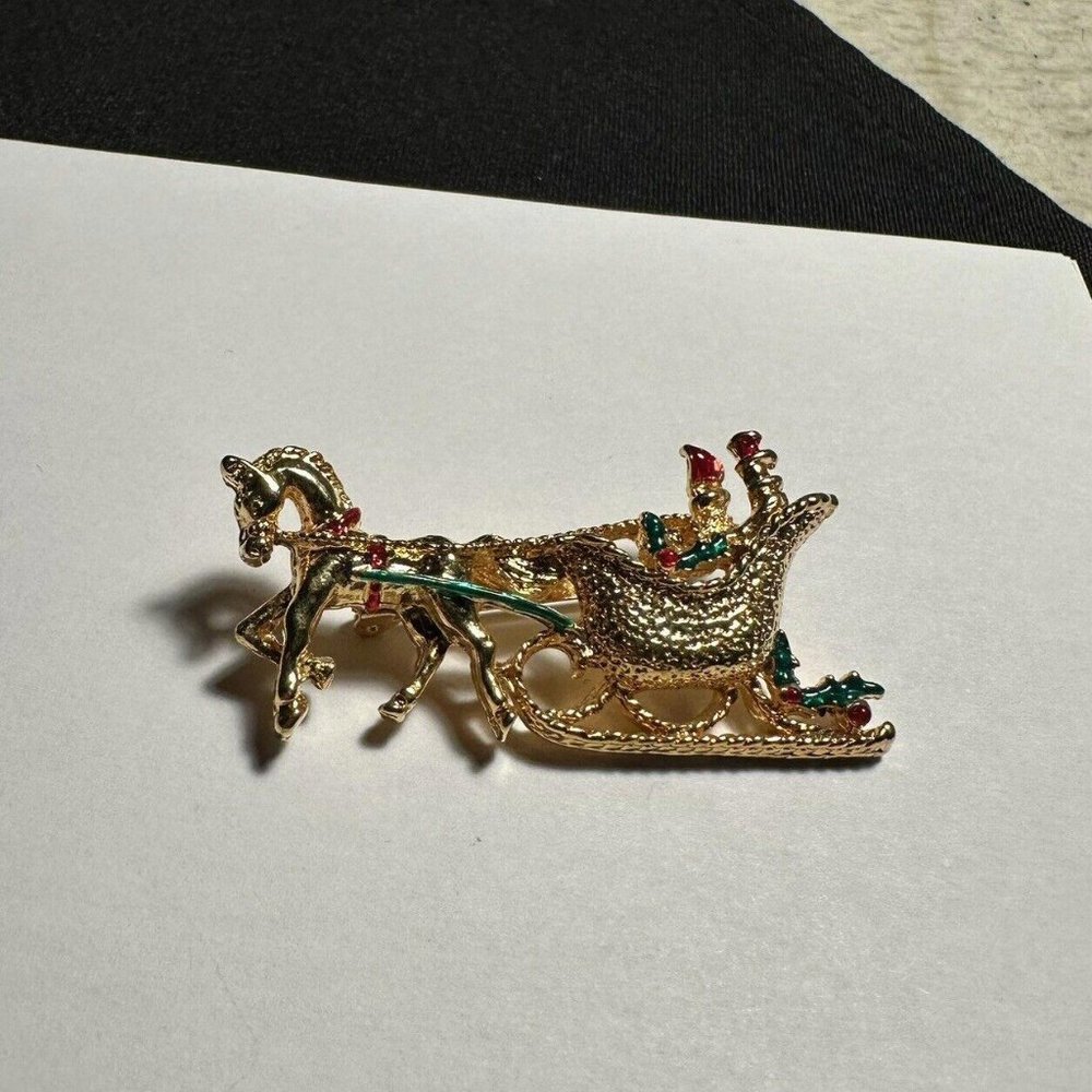 Signed Gerry’s One Horse Open Sleigh  Christmas Holiday Pin Brooch Gold Tone